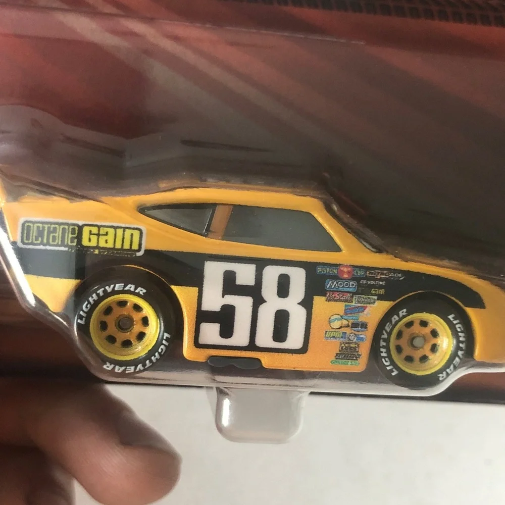 Mattel Disney Pixar Cars Yellow Billy Oilchanger Die-Cast Car